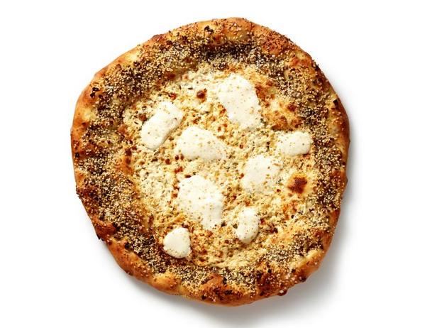 Белая пицца с кунжутом, маком и тмином - «Фаст-фуд»