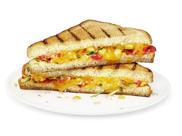 Горячий сэндвич с сыром и кукурузой - «Сезонные блюда»