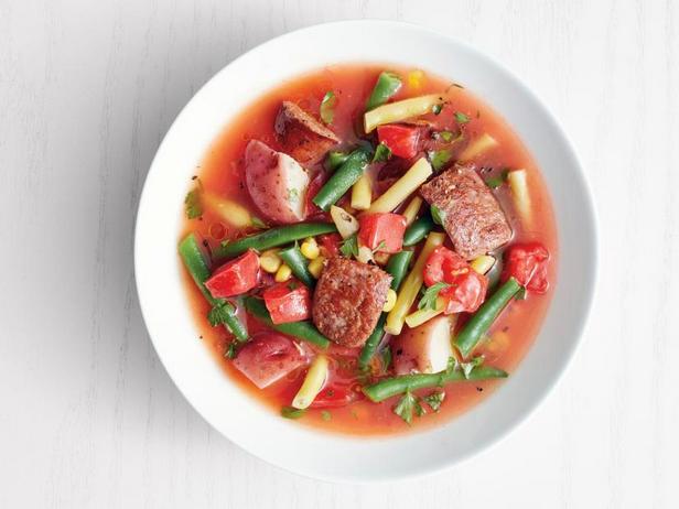 Летний овощной суп с колбасками - «Первые блюда»