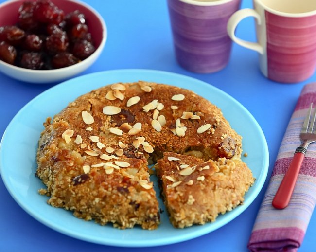 Рецепт: Геркулесовый пирог с яблоками и финиками в мультиварке - «Рецепты в мультиварке»