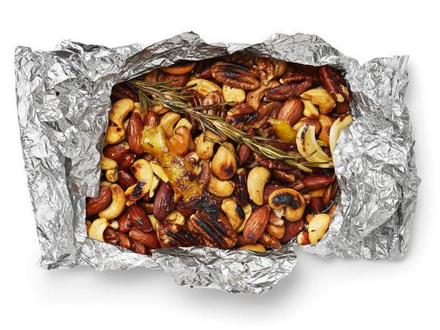 Пряные орехи в фольге на гриле - «Сезонные блюда»