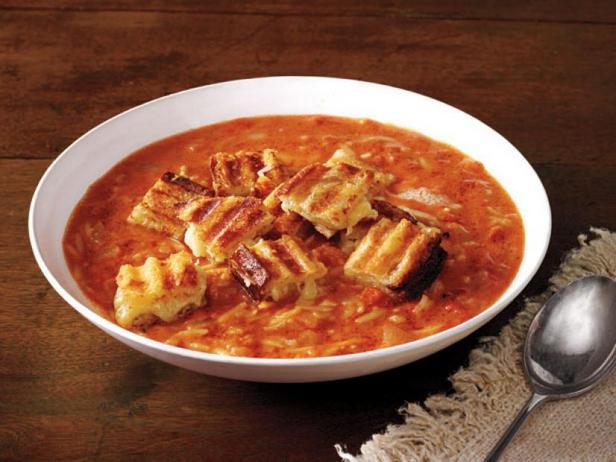 Простой томатный суп с гренками с сыром - «Первые блюда»