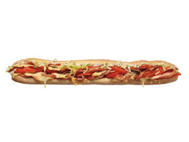 Саб-сэндвич с жареной мортаделлой и сыром мюнстер - «Фаст-фуд»