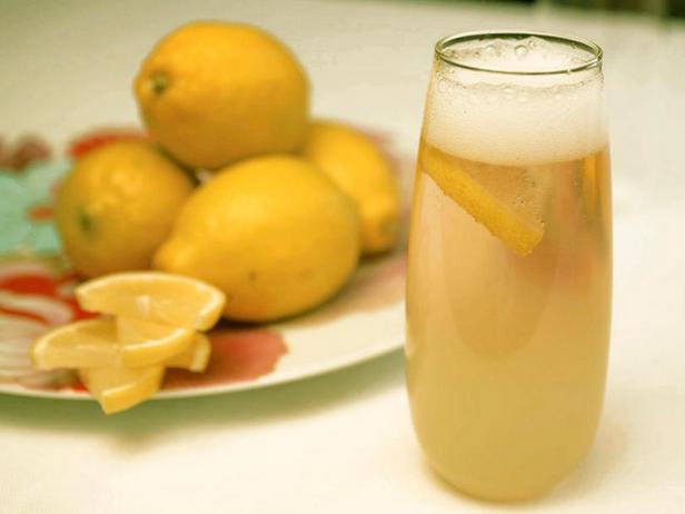Шампанское с лимонадом - «Сезонные блюда»