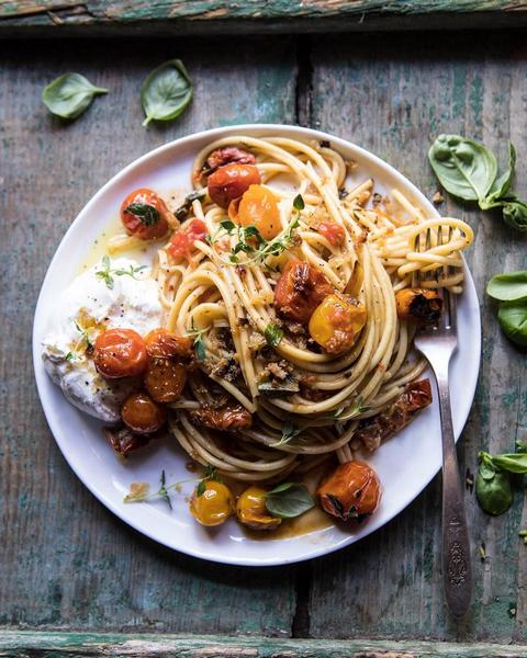 Спагетти с чесноком, оливковым маслом и хлопья красного перца - «Меню диеты»