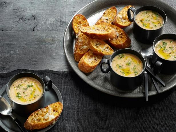 Суп из печёного чеснока и кростини с сыром азиаго - «Первые блюда»