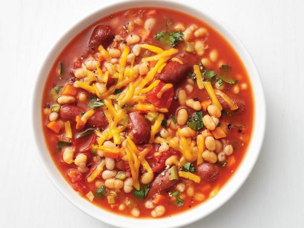 Суп с печёными бобами и копчёными колбасками - «Первые блюда»