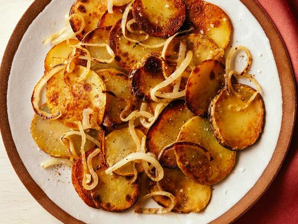 Жареная золотистая картошка с луком - «Все рецепты»