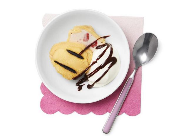 Жареные на гриле пирожные с мороженым - «Сезонные блюда»