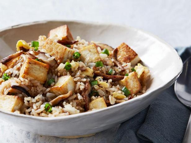 Жареный рис с тофу, имбирём и грибами шиитаке - «Меню диеты»