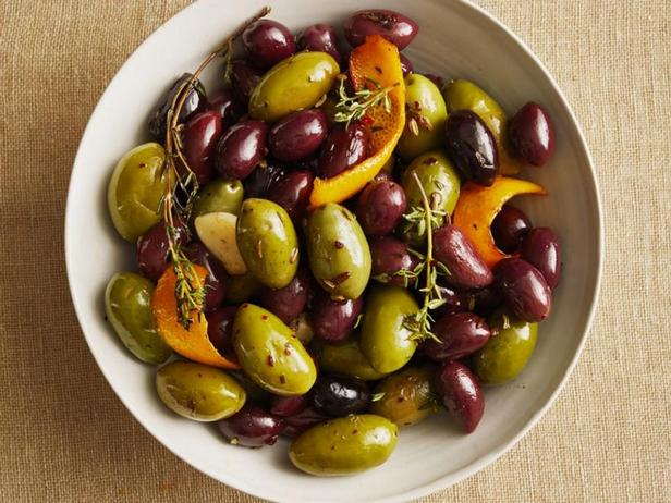 Тёплые маринованные оливки - «Закуски»