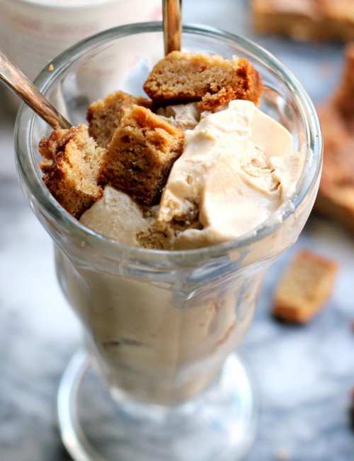 Пирожное «Блонди» с мороженым - «Десерты»