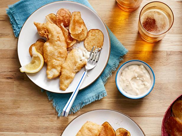 Рыба в пивном кляре и картофель фри с сыром - «Быстрые рецепты»