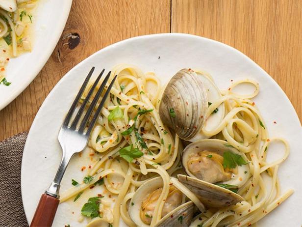 Паста лингвини в белом соусе с моллюсками - «Все рецепты»