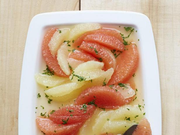 Салат из грейпфрутов в медово-мятной заправке - «Салаты»