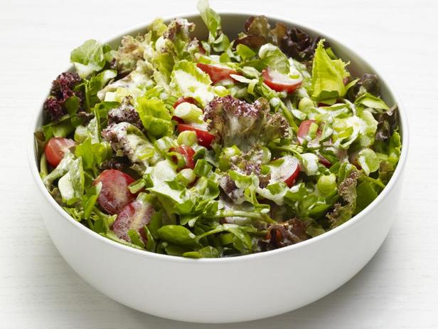 Зелёный салат в кисломолочной заправке - «Салаты»