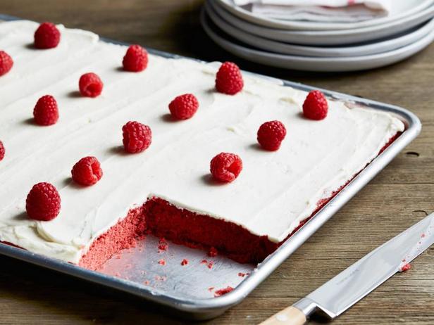 Мини-пирожные «Красный бархат» с молочной глазурью - «Десерты»