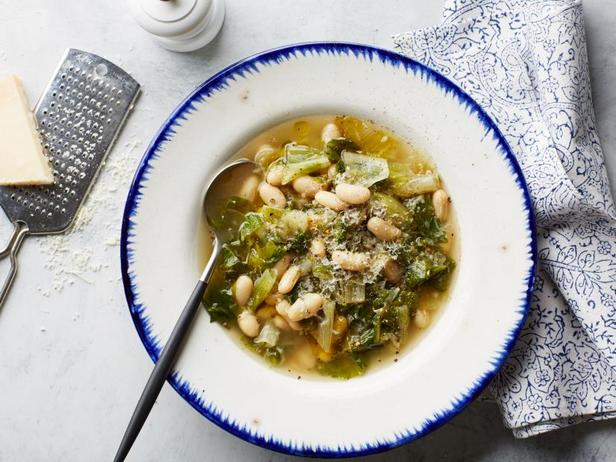 Суп с эскариолем и белой фасолью - «Первые блюда»