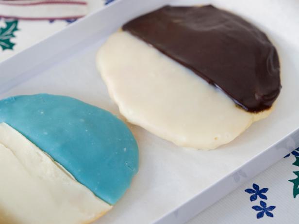 Печенье на дрожжах с шоколадной глазурью - «Праздничные рецепты»