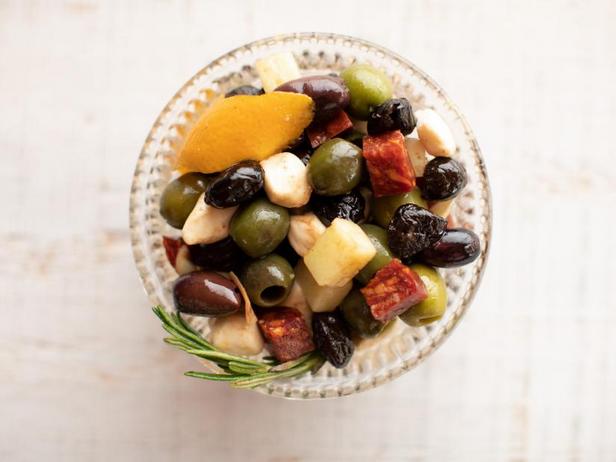 Маринованные оливки по-испански - «Быстрые рецепты»
