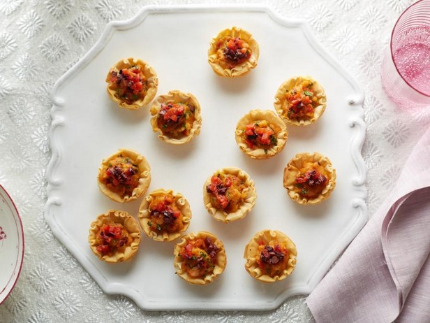 Веганские тарталетки с картошкой, сладкими перцами и оливками - «Праздничные рецепты»