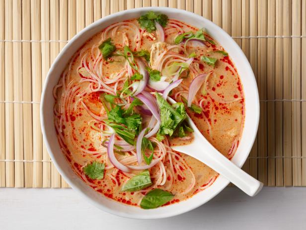 Суп «Тайский карри» с курицей - «Первые блюда»