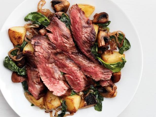 Скёрт-стейк с картошкой и грибами - «Все рецепты»