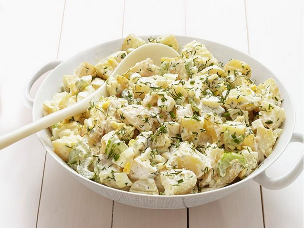 Картофельный салат в сливочной заправке с зеленью - «Сезонные блюда»