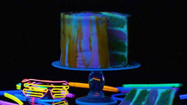 Светящийся в темноте торт - «Десерты»