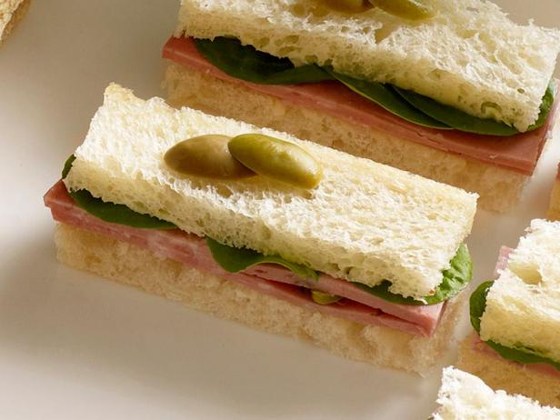 Чайные сэндвичи с мортаделлой и водяным крессом - «Быстрые рецепты»